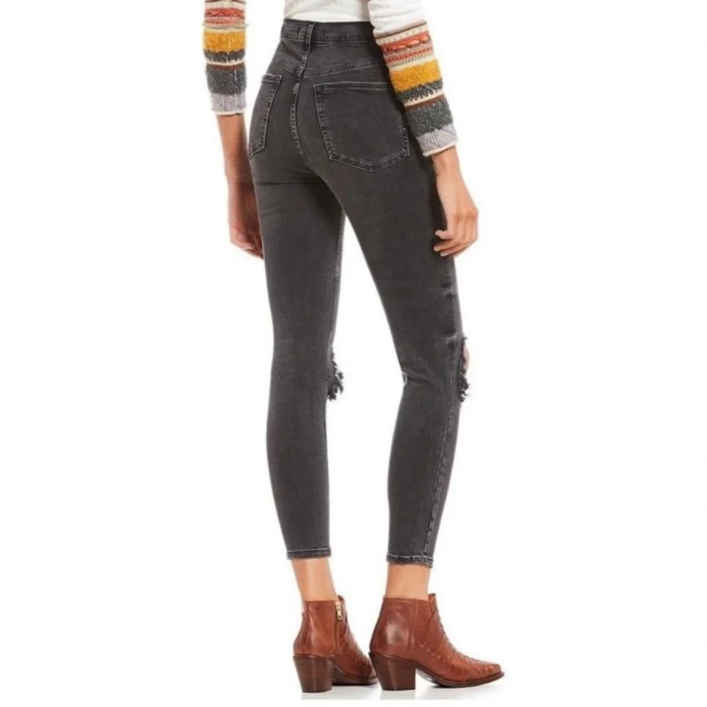 Free People~Women’s‎ Gray Wash Distressed with Holes Skinny Jeans~Sz 27 - Picture 2 of 15